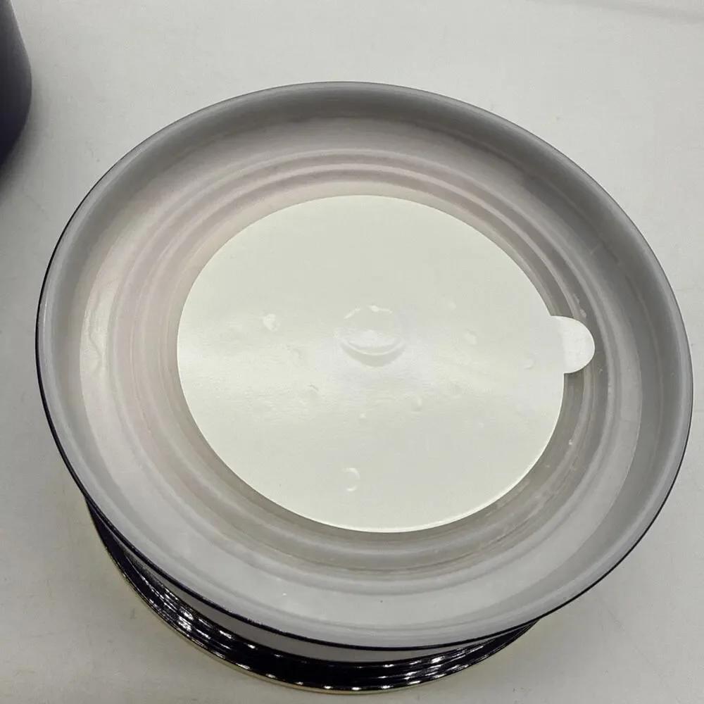 NEW PASSION by Elizabeth Taylor Dusting Powder 2.6 oz, NO OUTER BOX!